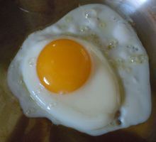 [fried egg, 'sunny side up']