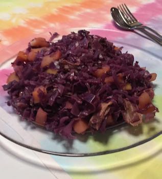 [red cabbage meal]